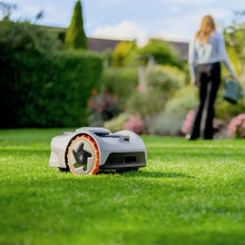 Load image into Gallery viewer, SEGWAY NAVIMOW i105E ROBOTIC LAWNMOWER